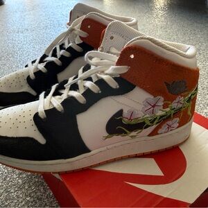 Nike Dunk Low ESS Orange Paisley Sneakers